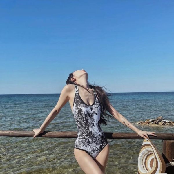 designer,replica,clothing,fake,1:1,lv,luxury,high quality Dior’s official new one-piece swimsuit bikini (F4D0XN)