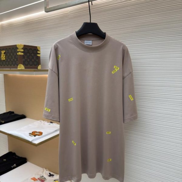 designer,replica,clothing,fake,1:1,lv,luxury,high quality Balenciaga 520 Tag Print Short-Sleeve T-Shirt (KSGYRL)