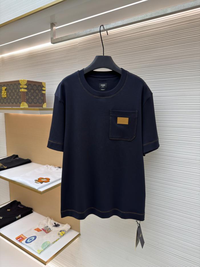 designer,replica,clothing,fake,1:1,lv,luxury,high quality Fendi Crew Neck Cotton T-Shirt with Leather Patch Logo (3M1A2H) designer,replica,clothing,fake,1:1,lv,luxury,high quality Fendi Crew Neck Cotton T-Shirt with Leather Patch Logo (3M1A2H)