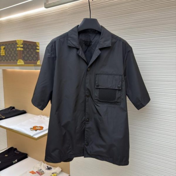 designer,replica,clothing,fake,1:1,lv,luxury,high quality Moncler logo patch pocket short-sleeved shirt (OJAX31)