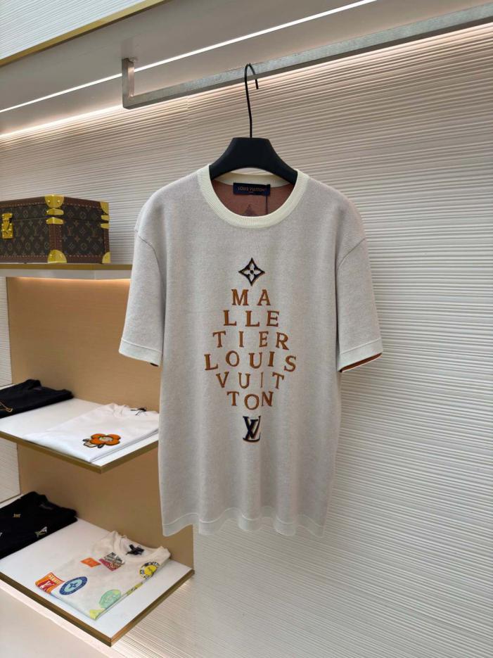 designer,replica,clothing,fake,1:1,lv,luxury,high quality LOUIS VUITTON Letter Slogan Color Block Jacquard Knit Short-Sleeve T-Shirt (QORJ1T) designer,replica,clothing,fake,1:1,lv,luxury,high quality LOUIS VUITTON Letter Slogan Color Block Jacquard Knit Short-Sleeve T-Shirt (QORJ1T)