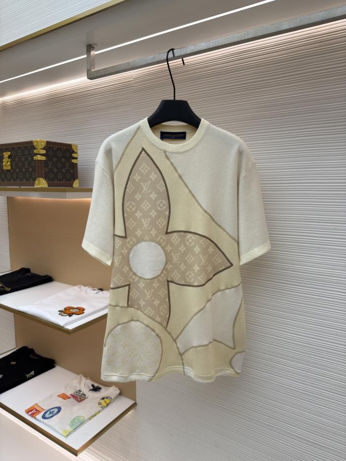 designer,replica,clothing,fake,1:1,lv,luxury,high quality LOUIS VUITTON Letter Floral Jacquard Color-Blocked Knit Short-Sleeve T-Shirt (GFEYLT) designer,replica,clothing,fake,1:1,lv,luxury,high quality LOUIS VUITTON Letter Floral Jacquard Color-Blocked Knit Short-Sleeve T-Shirt (GFEYLT)