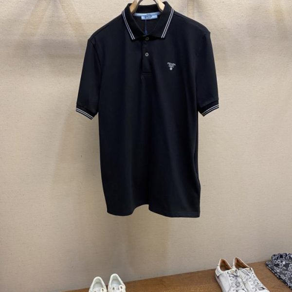 designer,replica,clothing,fake,1:1,lv,luxury,high quality Prada Spring/Summer Polo Shirt (97EOKX) features the brand’s classic embroidered logo on the front chest.