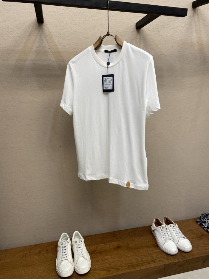 designer,replica,clothing,fake,1:1,lv,luxury,high quality LV’s minimalist, understated, vintage-style short-sleeved T-shirt (DJ10K2) designer,replica,clothing,fake,1:1,lv,luxury,high quality LV’s minimalist, understated, vintage-style short-sleeved T-shirt (DJ10K2)