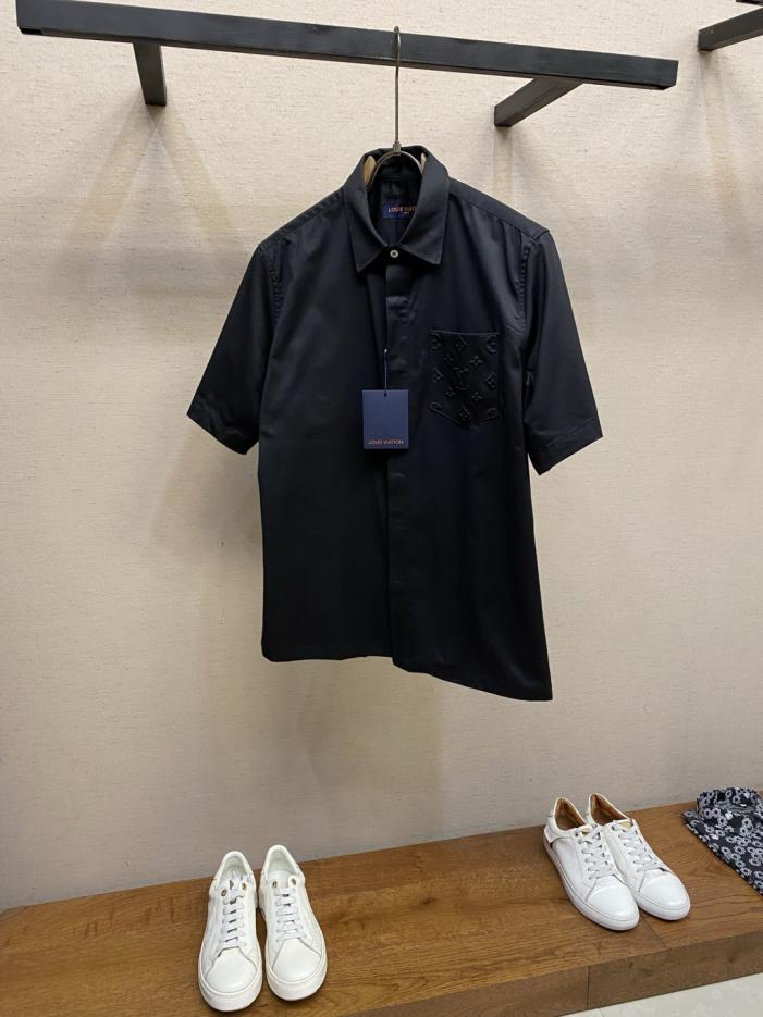 designer,replica,clothing,fake,1:1,lv,luxury,high quality New LV short-sleeved shirt (TNCM73) designer,replica,clothing,fake,1:1,lv,luxury,high quality New LV short-sleeved shirt (TNCM73)
