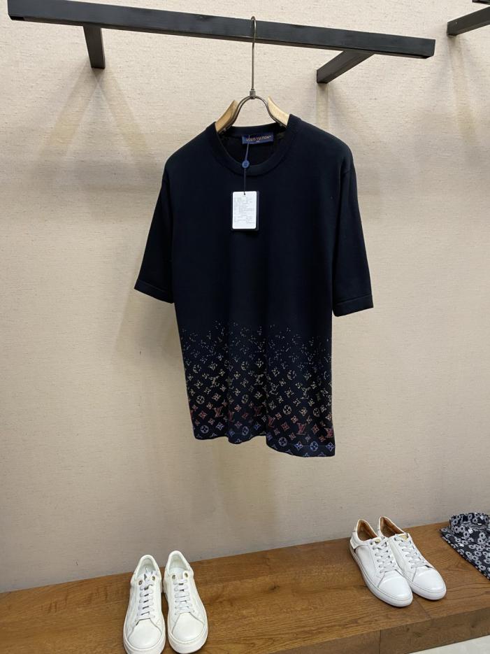 designer,replica,clothing,fake,1:1,lv,luxury,high quality LV Spring/Summer New Arrival Rhinestone Knit Short-Sleeve T-Shirt (GRWYUU) designer,replica,clothing,fake,1:1,lv,luxury,high quality LV Spring/Summer New Arrival Rhinestone Knit Short-Sleeve T-Shirt (GRWYUU)