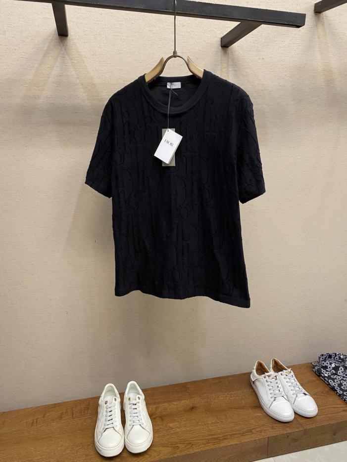 designer,replica,clothing,fake,1:1,lv,luxury,high quality Dior’s early autumn collection features a cotton jacquard T-shirt (ARR89X) adorned with classic Oblique jacquard weave. designer,replica,clothing,fake,1:1,lv,luxury,high quality Dior’s early autumn collection features a cotton jacquard T-shirt (ARR89X) adorned with classic Oblique jacquard weave.