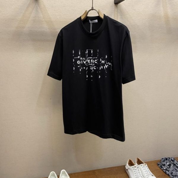 designer,replica,clothing,fake,1:1,lv,luxury,high quality Givenchy’s new crew neck short-sleeved shirt (V3CVBO)