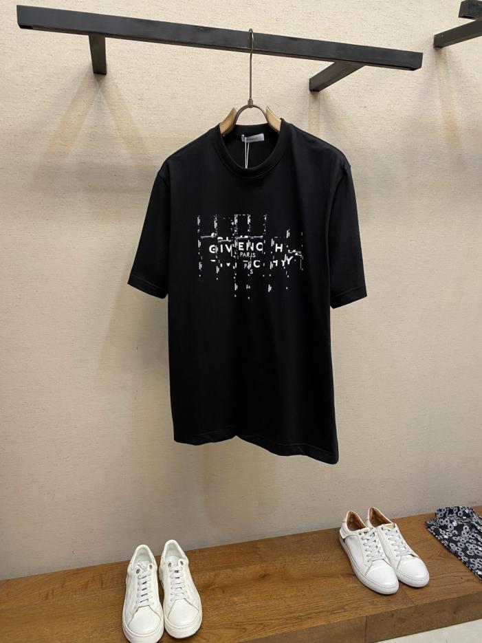 designer,replica,clothing,fake,1:1,lv,luxury,high quality Givenchy’s new crew neck short-sleeved shirt (V3CVBO) designer,replica,clothing,fake,1:1,lv,luxury,high quality Givenchy’s new crew neck short-sleeved shirt (V3CVBO)
