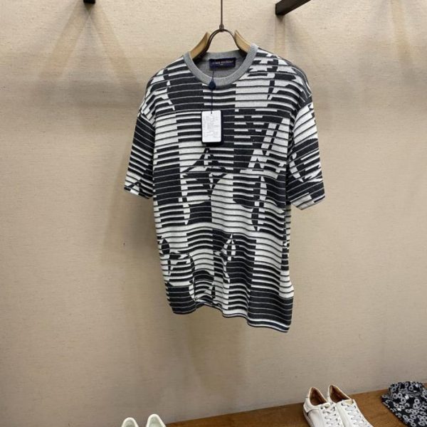 designer,replica,clothing,fake,1:1,lv,luxury,high quality LV monogram floral jacquard color-blocked striped knit short-sleeved top (UBAOY5)