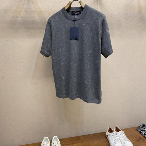 designer,replica,clothing,fake,1:1,lv,luxury,high quality LV vintage grey embroidered Monogram logo knit crew neck short-sleeved top (GJLCMA)
