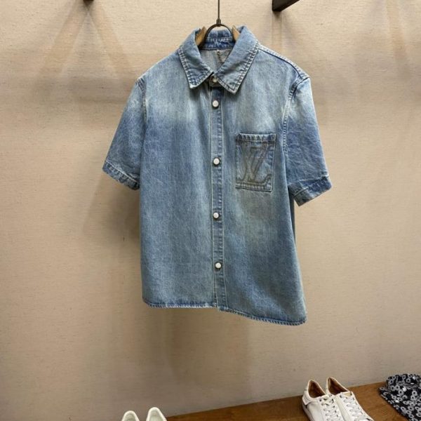 designer,replica,clothing,fake,1:1,lv,luxury,high quality Louis Vuitton embroidered pocket short-sleeved denim shirt (D875UH)
