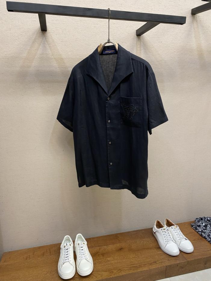 designer,replica,clothing,fake,1:1,lv,luxury,high quality LV pocket logo openwork embroidered detail linen shirt (J1QFG0) designer,replica,clothing,fake,1:1,lv,luxury,high quality LV pocket logo openwork embroidered detail linen shirt (J1QFG0)