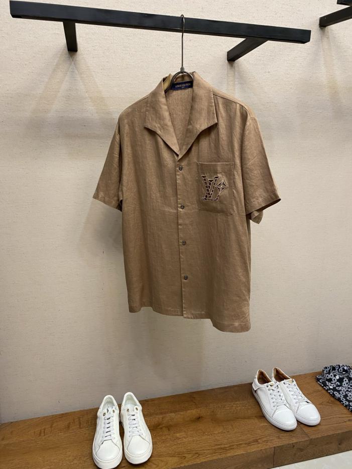 designer,replica,clothing,fake,1:1,lv,luxury,high quality LV Pocket Logo Perforated Embroidery Details Linen Shirt (MJ0U3X) designer,replica,clothing,fake,1:1,lv,luxury,high quality LV Pocket Logo Perforated Embroidery Details Linen Shirt (MJ0U3X)