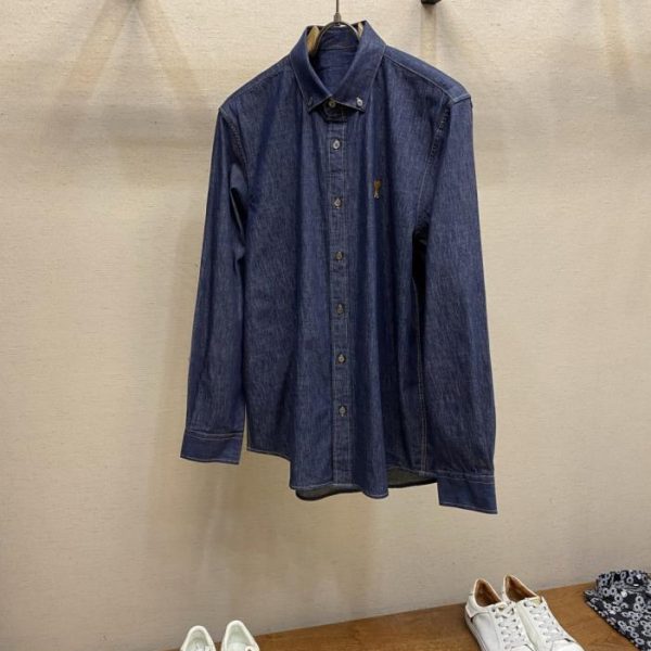 designer,replica,clothing,fake,1:1,lv,luxury,high quality AMI lightweight denim shirt jacket with slightly stretchy fabric and embroidered logo details (MXK0IA)