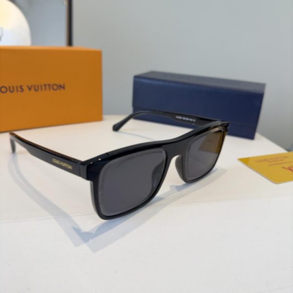 designer,replica,clothing,fake,1:1,lv,luxury,high quality Louis Vuitton sunglasses – summer is here, sunglasses are an essential for everyday outings (7KUVMF)