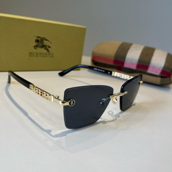 designer,replica,clothing,fake,1:1,lv,luxury,high quality Burberry’s new integrated driving sunglasses are a must-have for any outing, and many celebrities have worn them. (OOOMNC)