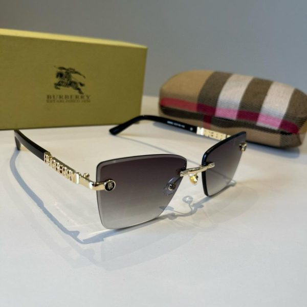 designer,replica,clothing,fake,1:1,lv,luxury,high quality Burberry’s new integrated driving sunglasses are a must-have for any outing, and many celebrities have worn them. (18HHCA)