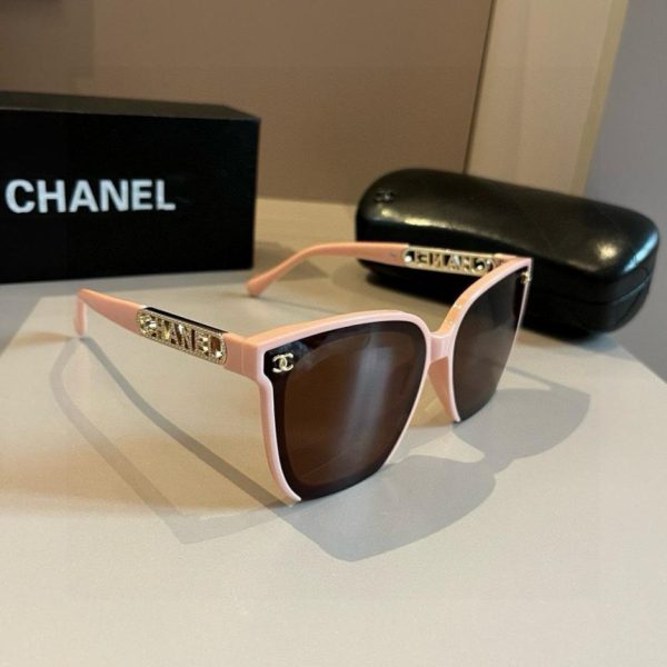 designer,replica,clothing,fake,1:1,lv,luxury,high quality Chanel elegant sunglasses, the same style worn by bloggers (93NVU6)