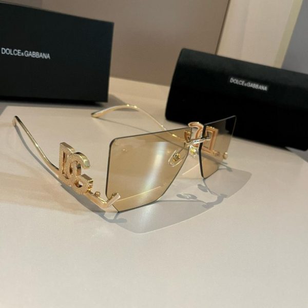 designer,replica,clothing,fake,1:1,lv,luxury,high quality Dolce & Gabbana’s new stylish and unique sunglasses are super gentle and have a summery feel (ZL3LRL).