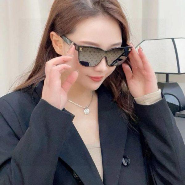 designer,replica,clothing,fake,1:1,lv,luxury,high quality Louis Vuitton sunglasses, lens logo (GCYWF8)