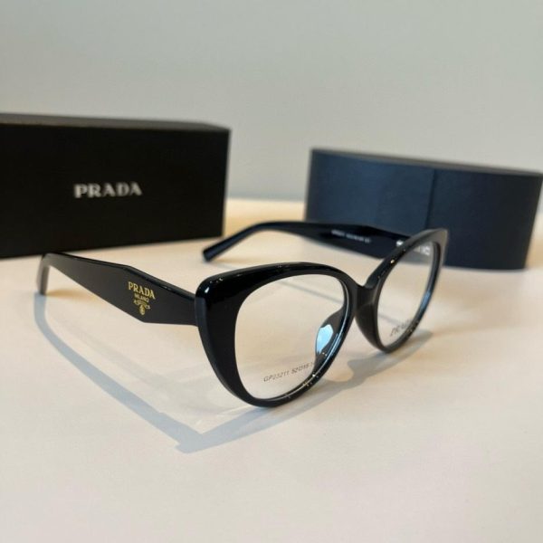 designer,replica,clothing,fake,1:1,lv,luxury,high quality Prada sunglasses, non-prescription lenses, and blue light blocking lenses (XEAEIQ).