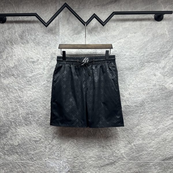 designer,replica,clothing,fake,1:1,lv,luxury,high quality New LV beach shorts with embroidered logo and all-over print on the waist buckle, for couples (UBRW4Z)