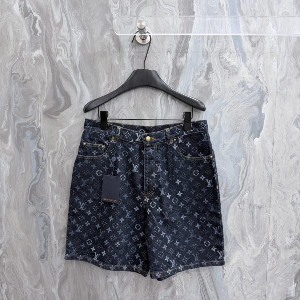 designer,replica,clothing,fake,1:1,lv,luxury,high quality LV’s new Monogram early autumn collection: all-over letter print denim shorts for men (XMRRO8)