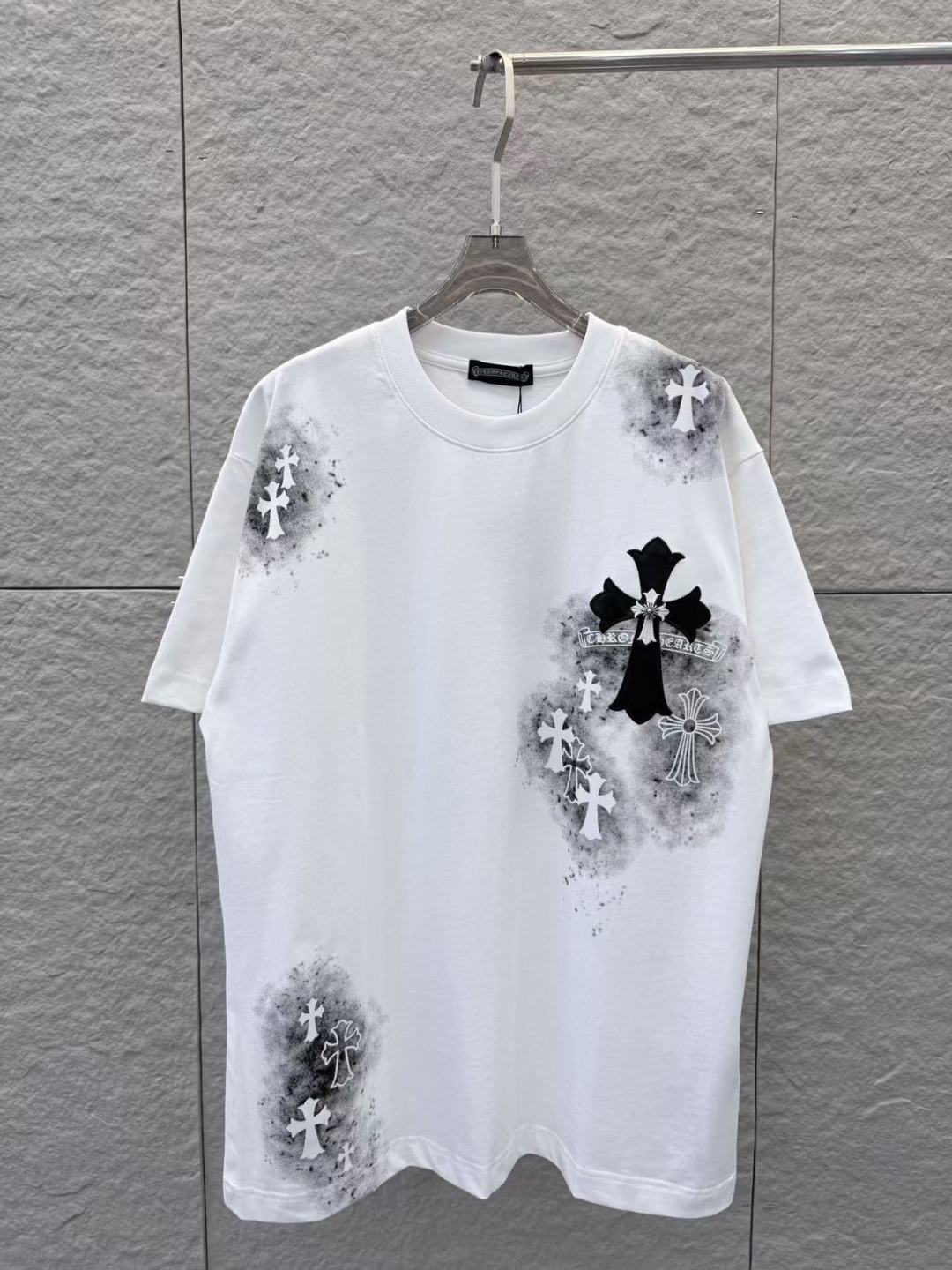 designer,replica,clothing,fake,1:1,lv,luxury,high quality Chrome Hearts Spring/Summer New Arrival: Dot Print + Leather Patchwork Cross Embroidery Crew Neck Short-Sleeve T-Shirt (SZFC2N) designer,replica,clothing,fake,1:1,lv,luxury,high quality Chrome Hearts Spring/Summer New Arrival: Dot Print + Leather Patchwork Cross Embroidery Crew Neck Short-Sleeve T-Shirt (SZFC2N)