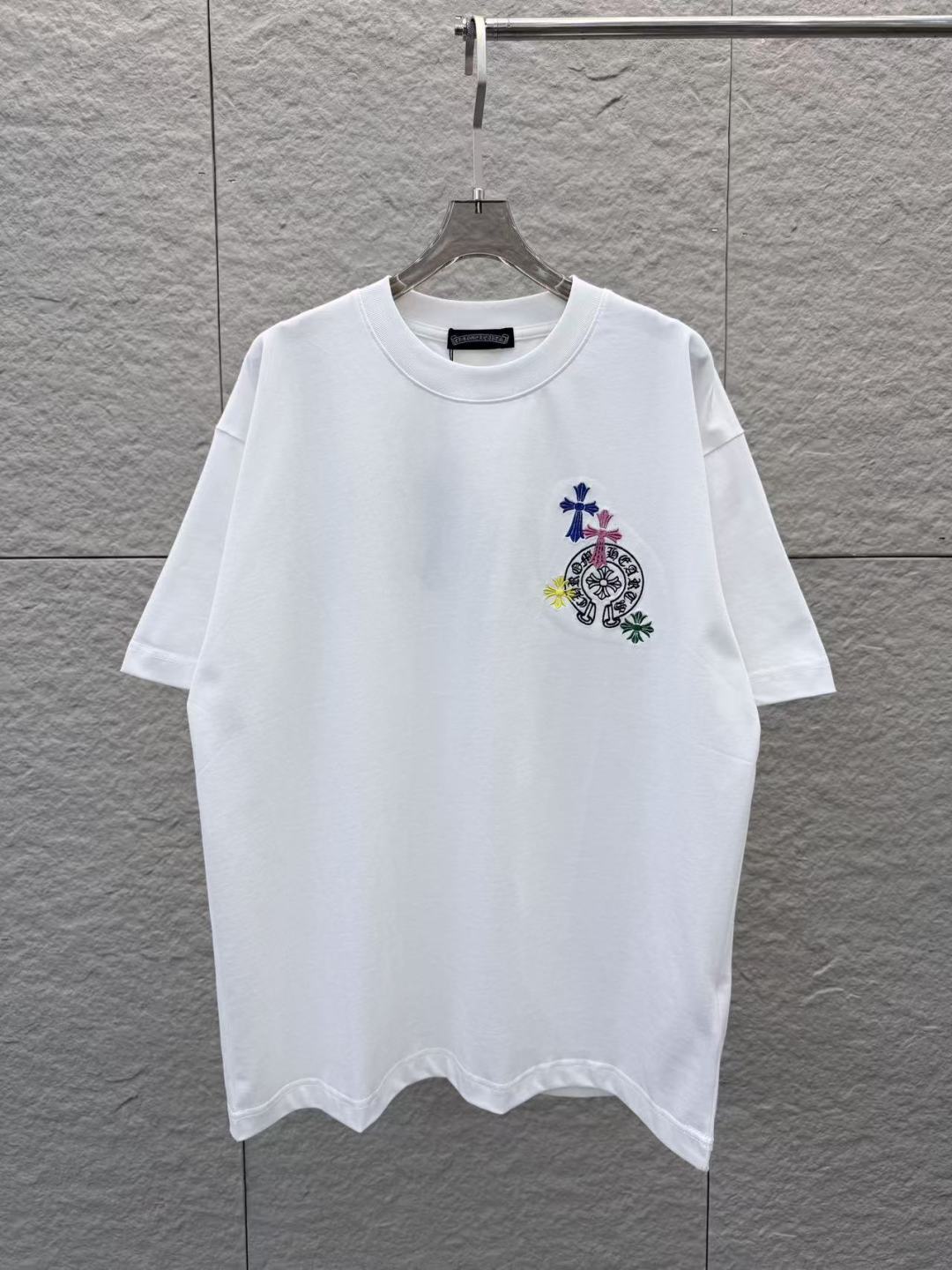 designer,replica,clothing,fake,1:1,lv,luxury,high quality Chrome Hearts Spring/Summer New Arrival: Horseshoe Flower Embroidery, Appliqué Cross Embroidery, Crew Neck Short-Sleeve T-Shirt (9Y09TE) designer,replica,clothing,fake,1:1,lv,luxury,high quality Chrome Hearts Spring/Summer New Arrival: Horseshoe Flower Embroidery, Appliqué Cross Embroidery, Crew Neck Short-Sleeve T-Shirt (9Y09TE)