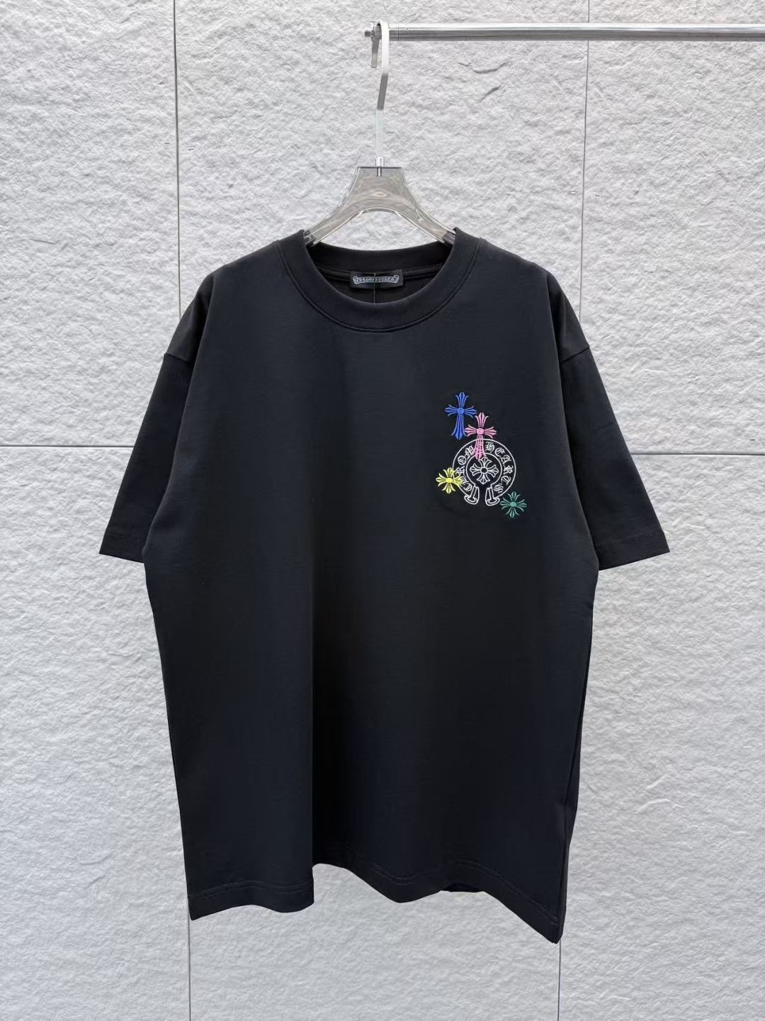 designer,replica,clothing,fake,1:1,lv,luxury,high quality Chrome Hearts Spring/Summer New Arrival: Horseshoe Flower Embroidery, Appliqué Cross Embroidery, Crew Neck Short-Sleeve T-Shirt (AOZTUJ) designer,replica,clothing,fake,1:1,lv,luxury,high quality Chrome Hearts Spring/Summer New Arrival: Horseshoe Flower Embroidery, Appliqué Cross Embroidery, Crew Neck Short-Sleeve T-Shirt (AOZTUJ)