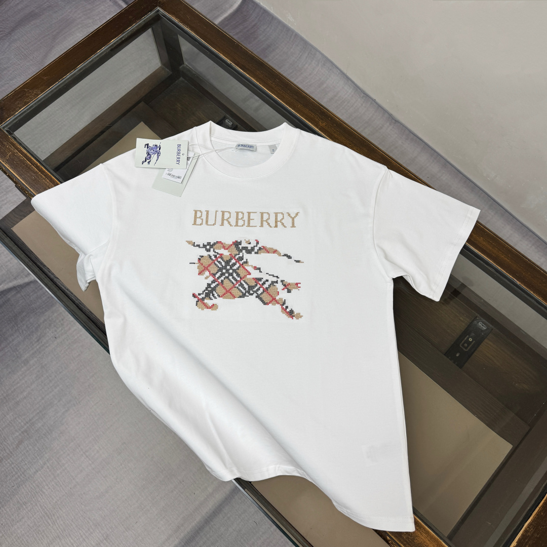 designer,replica,clothing,fake,1:1,lv,luxury,high quality BURBERRY’s latest embroidered horse logo short-sleeved T-shirt (0JIOHQ) designer,replica,clothing,fake,1:1,lv,luxury,high quality BURBERRY’s latest embroidered horse logo short-sleeved T-shirt (0JIOHQ)