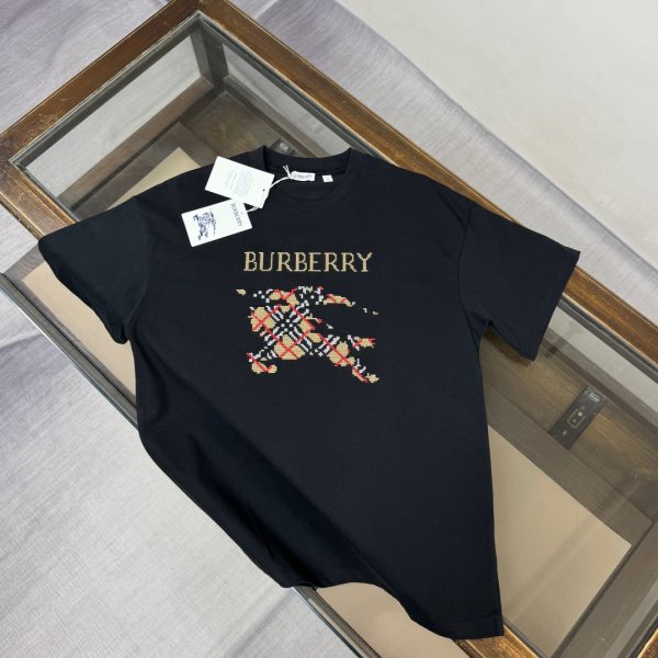 designer,replica,clothing,fake,1:1,lv,luxury,high quality BURBERRY’s latest embroidered horse logo short-sleeved T-shirt (RHL1MS)