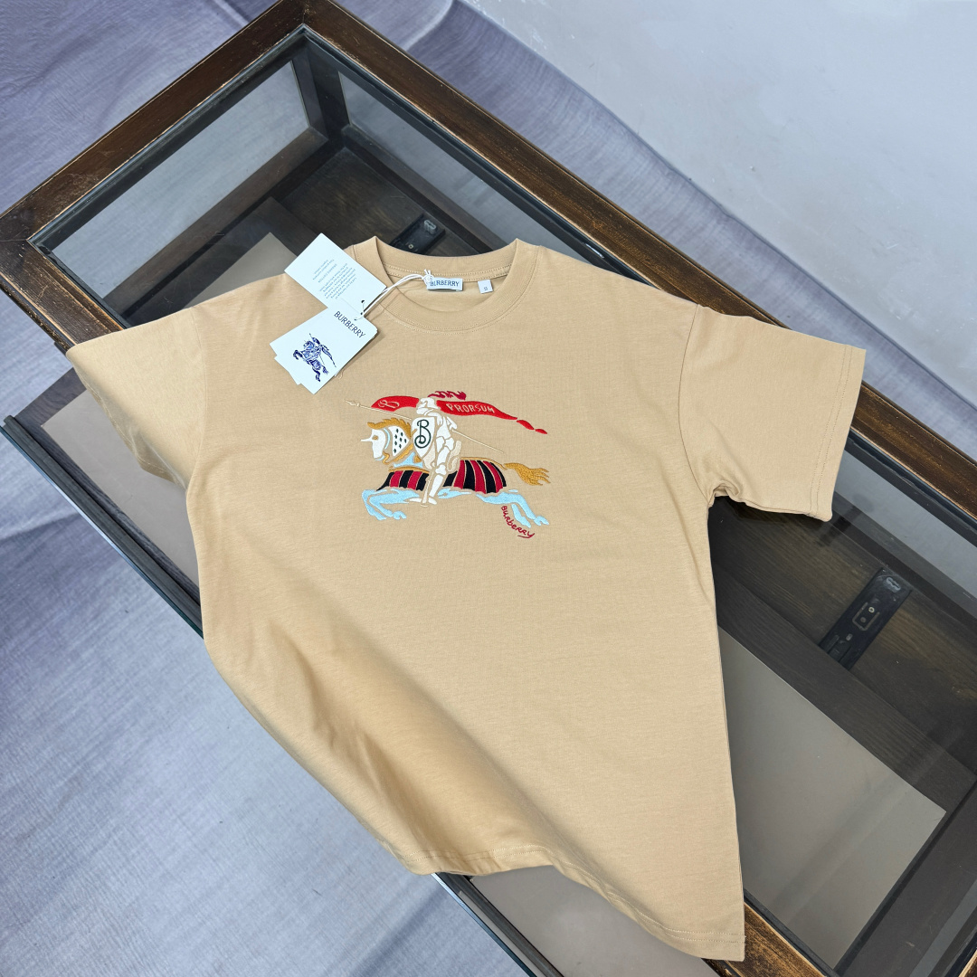 designer,replica,clothing,fake,1:1,lv,luxury,high quality BURBERRY’s latest equestrian knight logo color embroidery heavy-duty logo versatile short-sleeved T-shirt (U4IJOF) designer,replica,clothing,fake,1:1,lv,luxury,high quality BURBERRY’s latest equestrian knight logo color embroidery heavy-duty logo versatile short-sleeved T-shirt (U4IJOF)