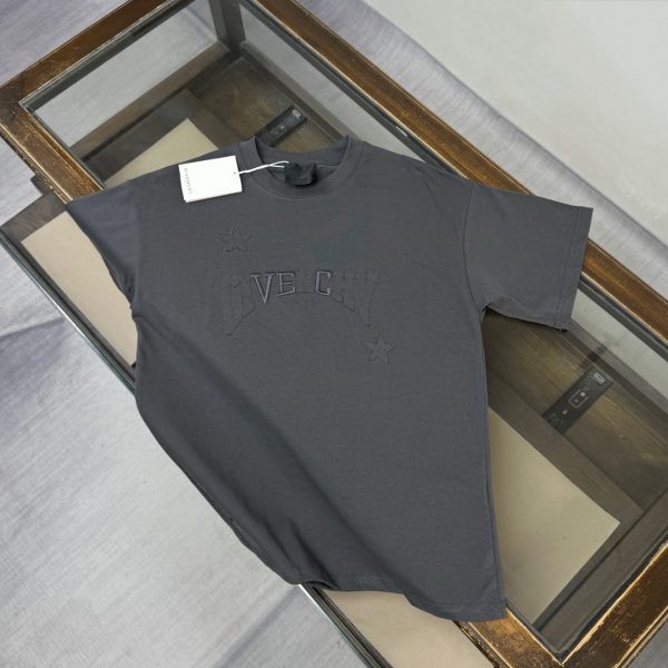 designer,replica,clothing,fake,1:1,lv,luxury,high quality Givenchy’s latest heavy-duty embroidered logo print versatile short-sleeved T-shirt (9MD3LM)