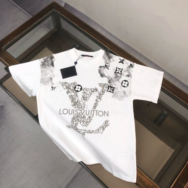 designer,replica,clothing,fake,1:1,lv,luxury,high quality Louis Vuitton’s latest versatile short-sleeved T-shirt (UHBXDH)
