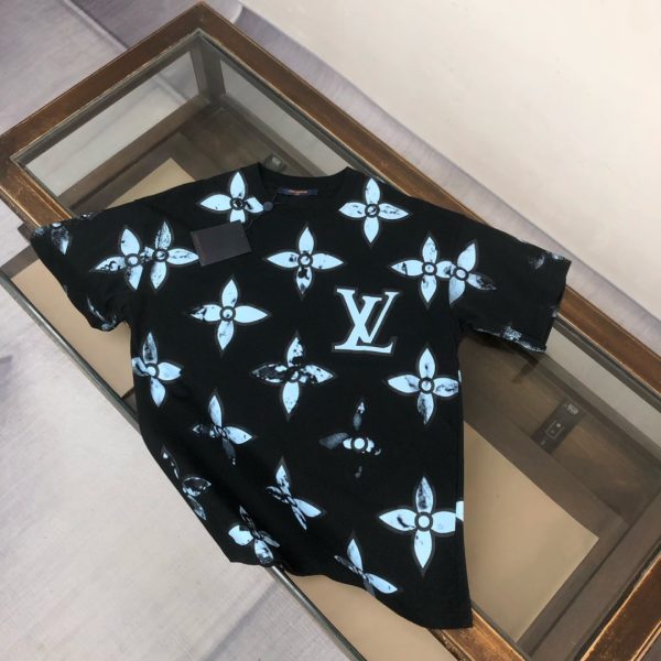 designer,replica,clothing,fake,1:1,lv,luxury,high quality Louis Vuitton’s latest versatile short-sleeved T-shirt (Z0VD3U)