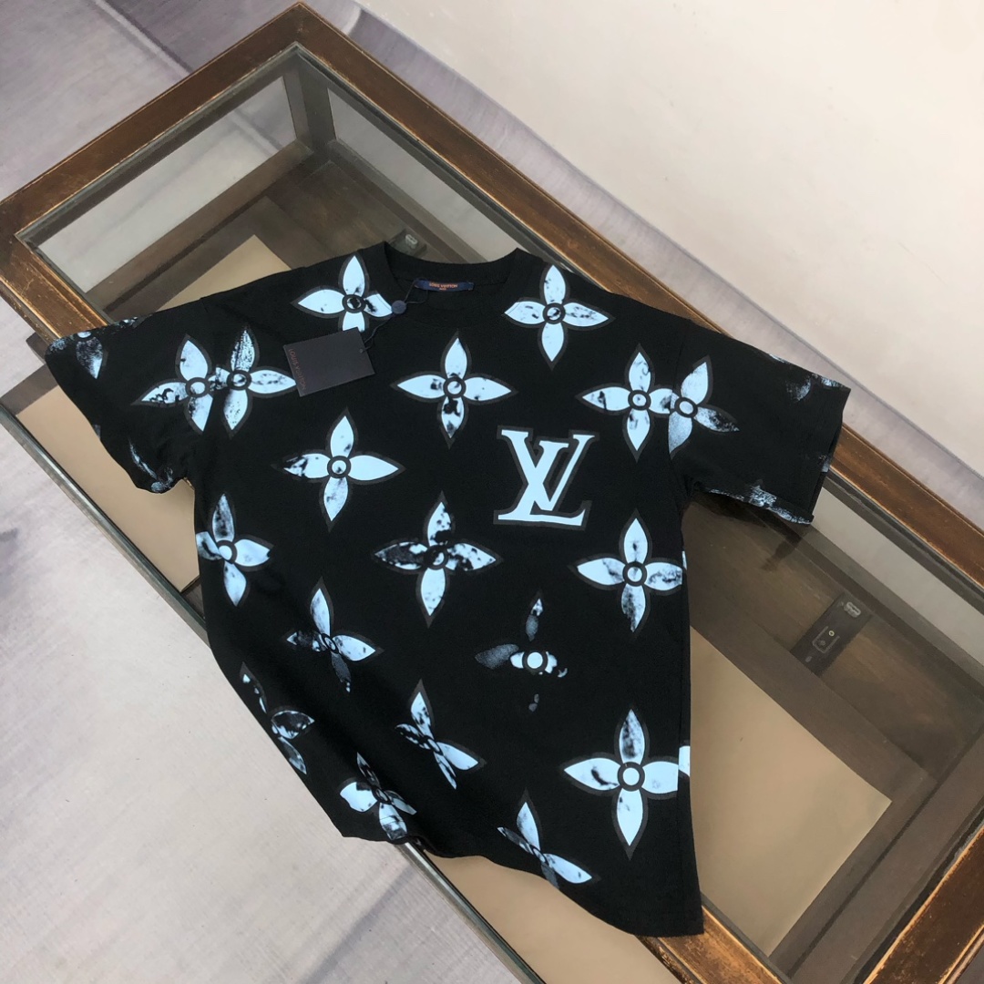 designer,replica,clothing,fake,1:1,lv,luxury,high quality Louis Vuitton’s latest versatile short-sleeved T-shirt (Z0VD3U) designer,replica,clothing,fake,1:1,lv,luxury,high quality Louis Vuitton’s latest versatile short-sleeved T-shirt (Z0VD3U)