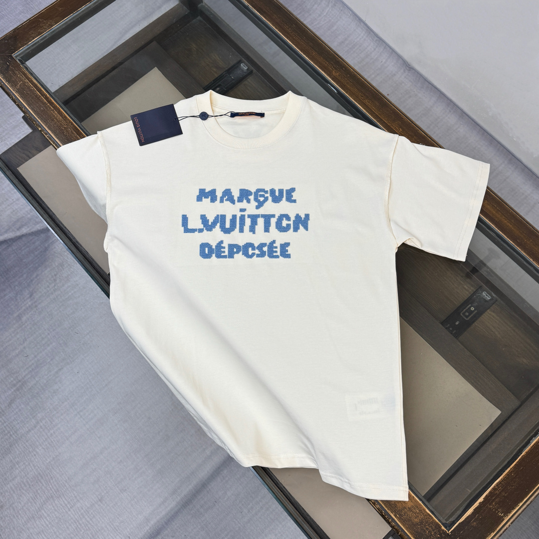 designer,replica,clothing,fake,1:1,lv,luxury,high quality Louis Vuitton’s latest heavy-duty embroidered logo print versatile short-sleeved T-shirt (RH6JLK) designer,replica,clothing,fake,1:1,lv,luxury,high quality Louis Vuitton’s latest heavy-duty embroidered logo print versatile short-sleeved T-shirt (RH6JLK)