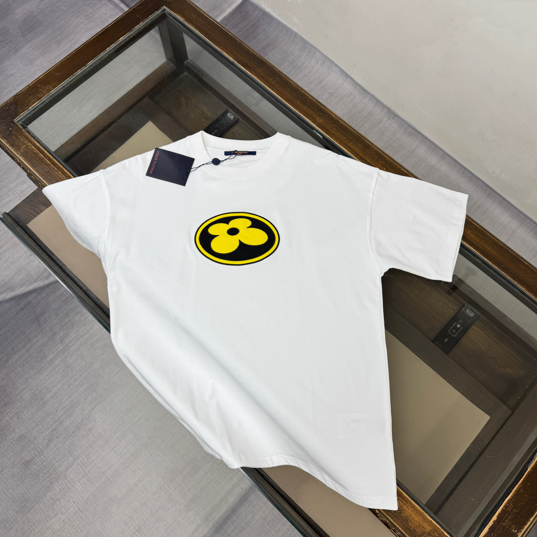 designer,replica,clothing,fake,1:1,lv,luxury,high quality Louis Vuitton’s latest heavy-duty embroidered floral print versatile short-sleeved T-shirt (TCF4CO) designer,replica,clothing,fake,1:1,lv,luxury,high quality Louis Vuitton’s latest heavy-duty embroidered floral print versatile short-sleeved T-shirt (TCF4CO)
