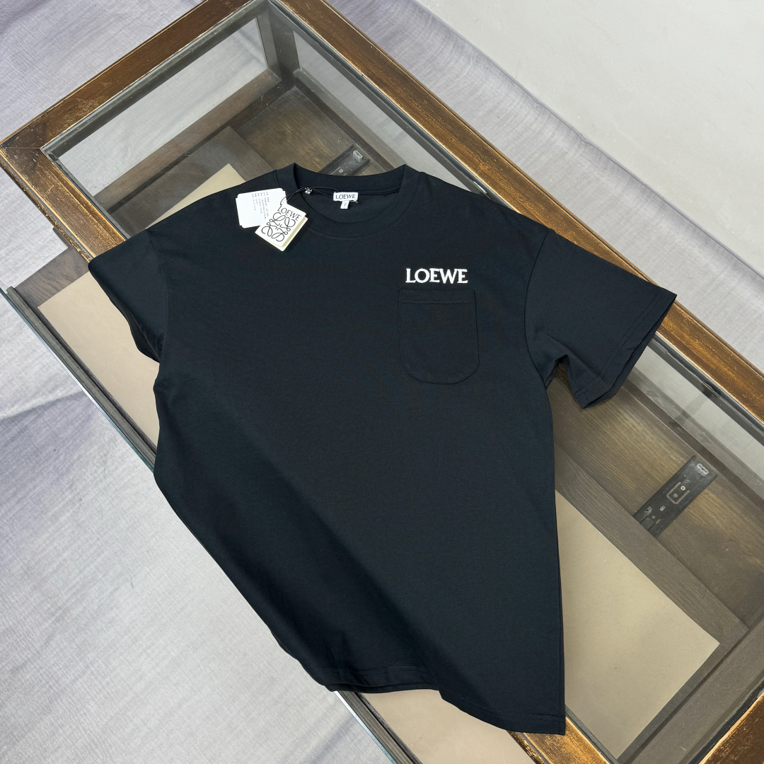 designer,replica,clothing,fake,1:1,lv,luxury,high quality LOEWE Spring/Summer New Arrival: Short-Sleeve Crew Neck T-Shirt, Unisex (0VVZQK) designer,replica,clothing,fake,1:1,lv,luxury,high quality LOEWE Spring/Summer New Arrival: Short-Sleeve Crew Neck T-Shirt, Unisex (0VVZQK)