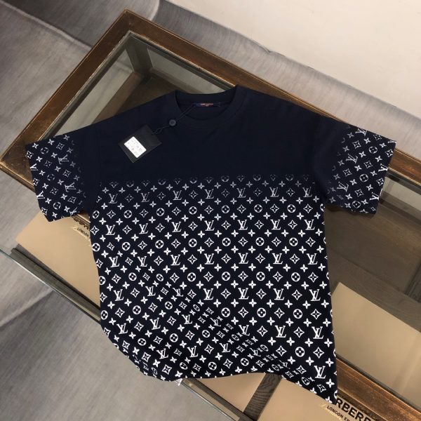 designer,replica,clothing,fake,1:1,lv,luxury,high quality Louis Vuitton’s new gradient print short-sleeved T-shirt (BEDYCN)