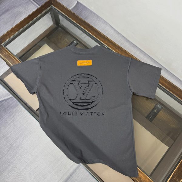 designer,replica,clothing,fake,1:1,lv,luxury,high quality Louis Vuitton’s latest versatile short-sleeved T-shirt (TGUACN)