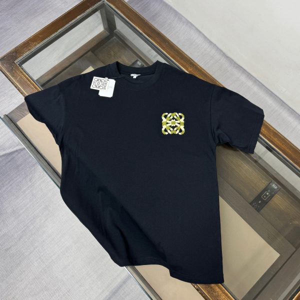 designer,replica,clothing,fake,1:1,lv,luxury,high quality LOEWE Spring/Summer New Arrival: Short-Sleeve Crew Neck T-Shirt, Unisex (K5VWVE)