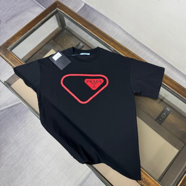 designer,replica,clothing,fake,1:1,lv,luxury,high quality PRADA Spring/Summer New Arrival: Short-Sleeve Crew Neck T-Shirt, Unisex (2Q15TB)