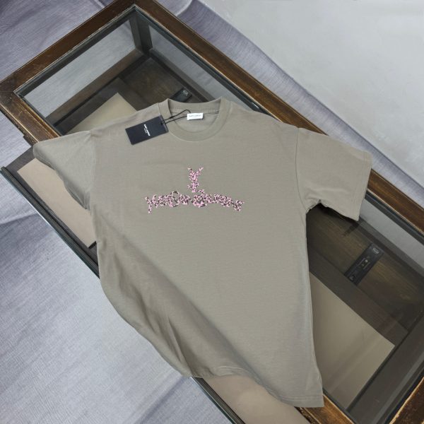 designer,replica,clothing,fake,1:1,lv,luxury,high quality YSL Spring/Summer New Arrival: Short-Sleeve Crew Neck T-Shirt, Unisex (C16CD6)