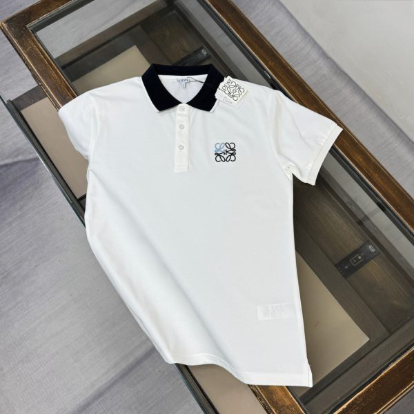 designer,replica,clothing,fake,1:1,lv,luxury,high quality LOEWE’s latest business casual short-sleeved polo shirt with turn-down collar, unisex (GXYVWN)