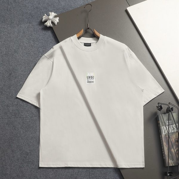 designer,replica,clothing,fake,1:1,lv,luxury,high quality BALENCIAGA 520 Limited Edition Couple Style T-Shirt with Exquisite Upgraded Logo Print and Label – Official Style Short-Sleeve T-Shirt (Y5EESU)
