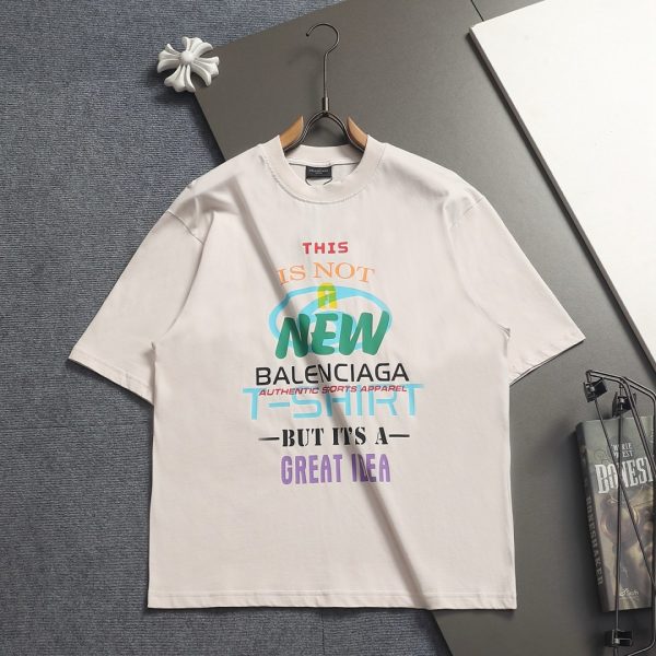 designer,replica,clothing,fake,1:1,lv,luxury,high quality BALENCIAGA’s new logo print design has been refined and upgraded. Official style short-sleeved T-shirt (QKGARU).