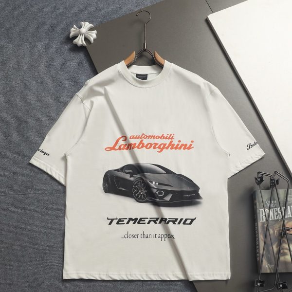 designer,replica,clothing,fake,1:1,lv,luxury,high quality BALENCIAGA sports car logo with refined upgrade using Conolant direct-injection technology – Official style short-sleeved T-shirt (TCONDS)